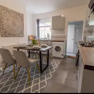 Holiday home Beautiful Near Centre, Nottingham